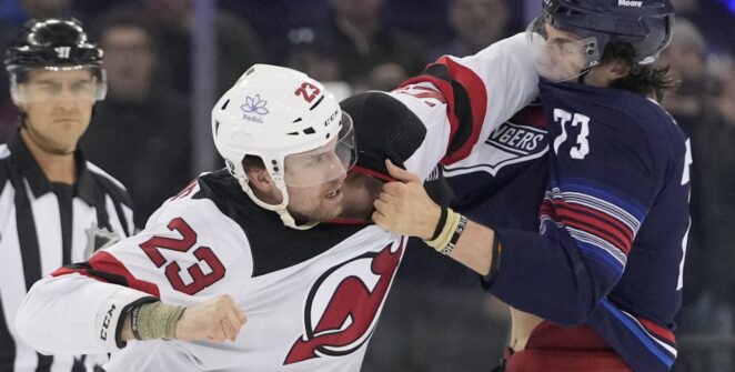 All 10 skaters brawl off opening faceoff at start of devils-rangers game